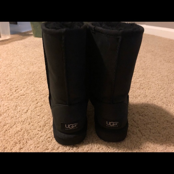 Ugg Classic Short Waterproof Boots size 6 - Picture 2 of 8